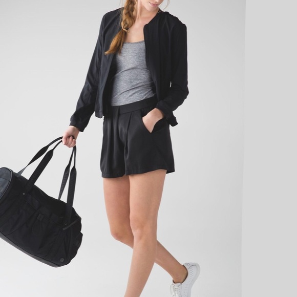 Lululemon &go Keepsake Short in Black - Picture 3 of 8